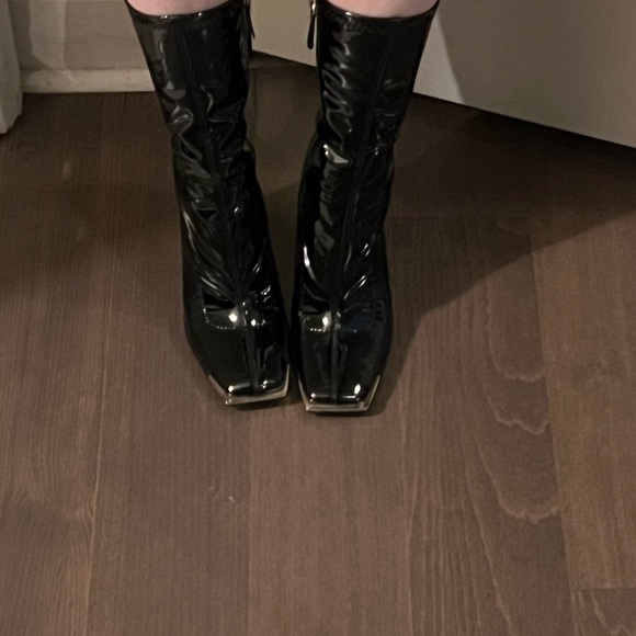 Patent leather boots - Picture 8 of 8
